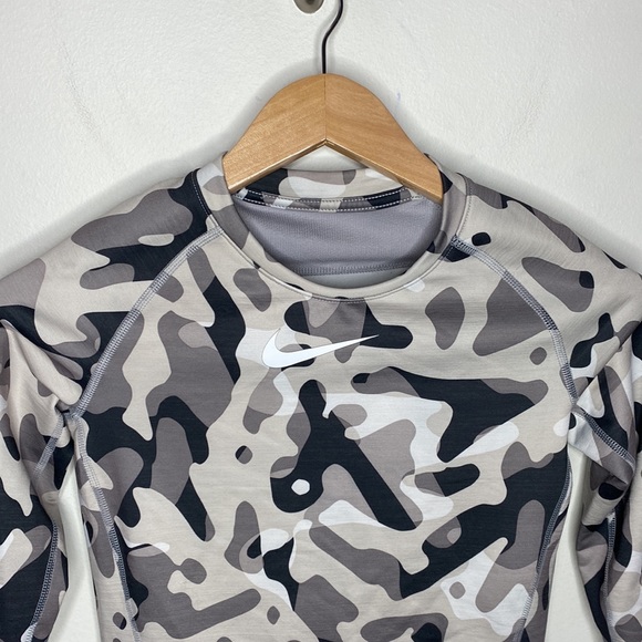 Nike Dri Fit Long Sleeve Camo Print Stretch Training Fleece lined Shirt size M - Picture 4 of 11